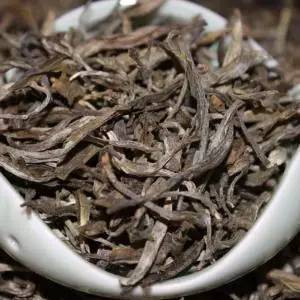 春尖茶、普洱茶与其它茶叶品种的区别与联系：一篇全面解答新手疑问的文章