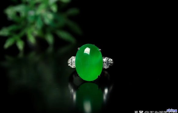 葱绿宝石：翡翠与绿色的神秘魅力，你真的了解吗？