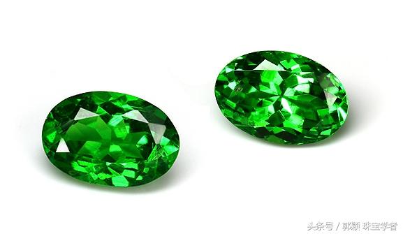葱绿宝石：翡翠与绿色的神秘魅力，你真的了解吗？