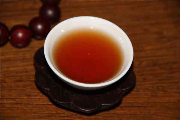 熟普洱茶中杂质较多的原因及如何挑选正常品质的普洱茶
