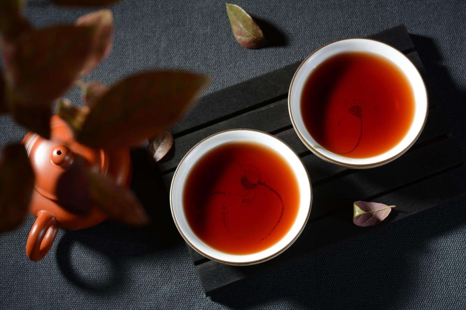 罗汉果花与普洱茶的神奇搭配：功效、作用与健益处
