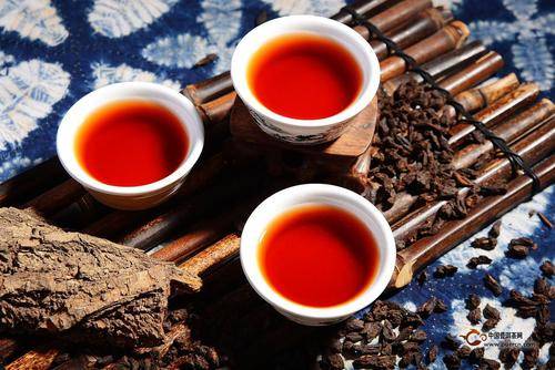 普洱茶与雨水：相互作用及其对茶叶品质的影响