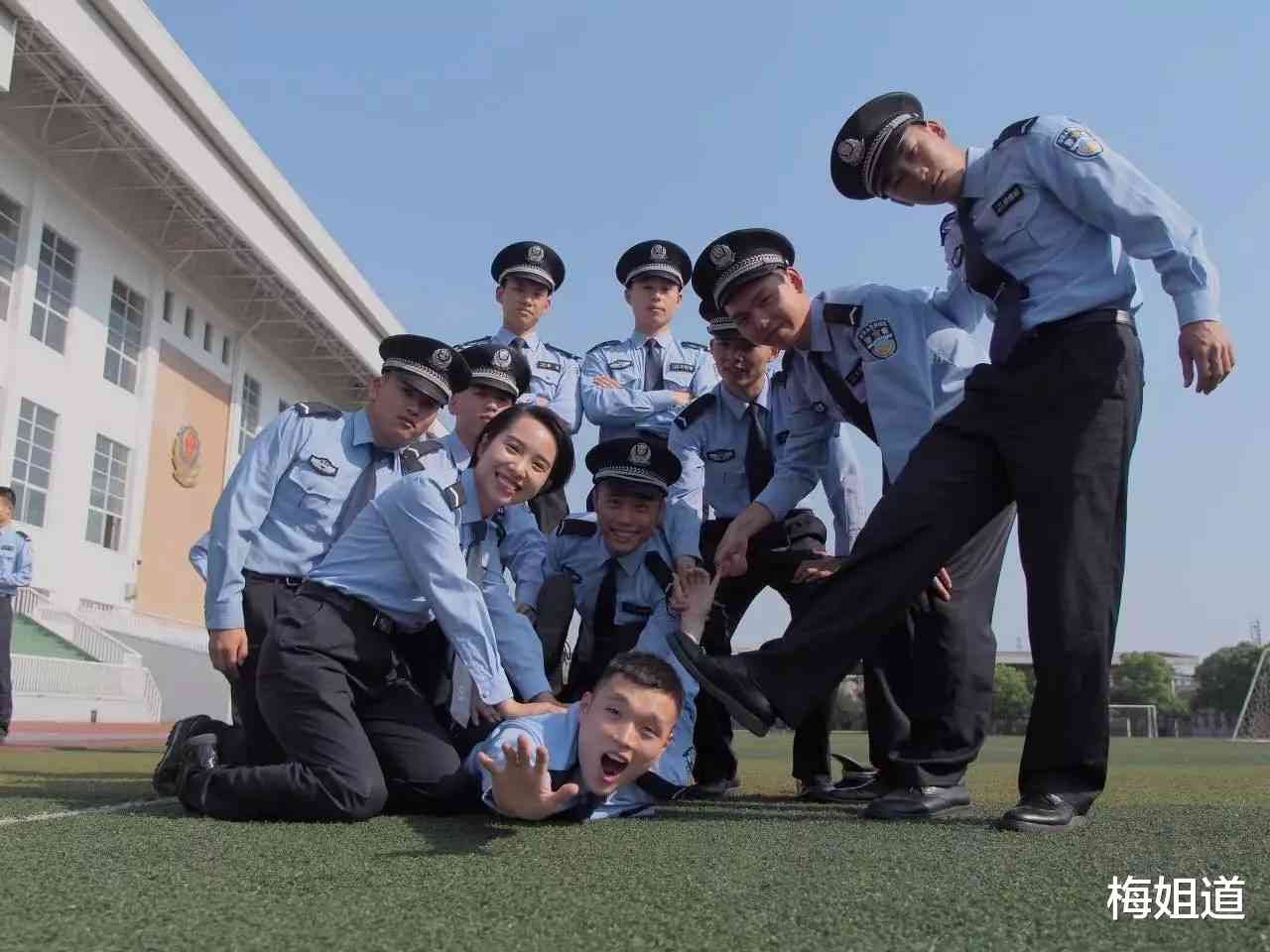 家庭成员有逾期影响学生本人考警校吗