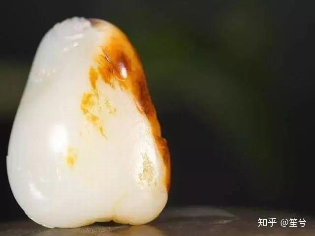 和田玉与羊脂玉：有何区别？如何鉴别？