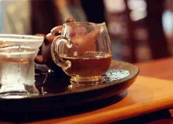 普洱茶文艺复兴：特点、历与影响的综合分析
