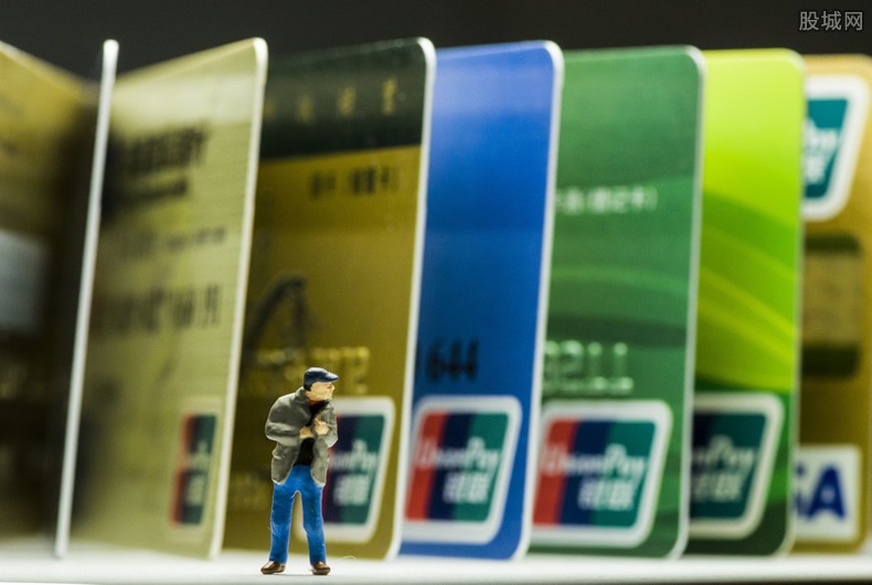 逾期还款后，能否继续使用信用卡代还服务？