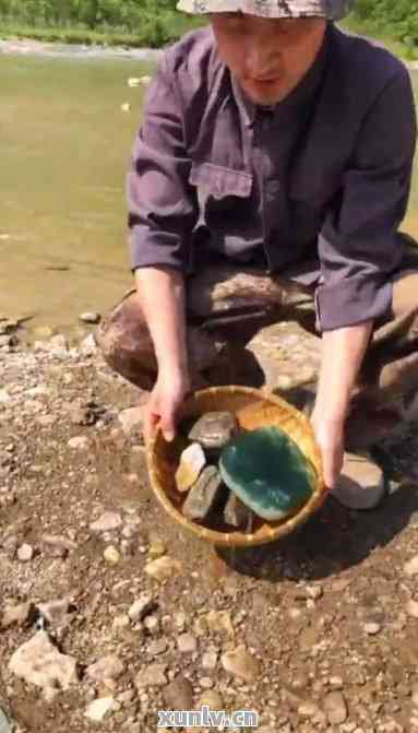 三天打捞百万河沟翡翠：臭水沟中的惊天宝藏寻找记