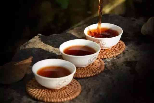 全面掌握普洱茶小坨泡法：从准备材料到冲泡技巧，让你轻松品鉴普洱茶的魅力