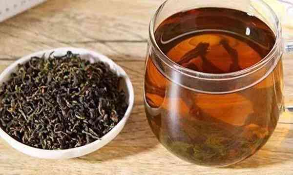 发烧时喝普洱茶是否有益？普洱茶对缓解发热症状的作用及注意事项