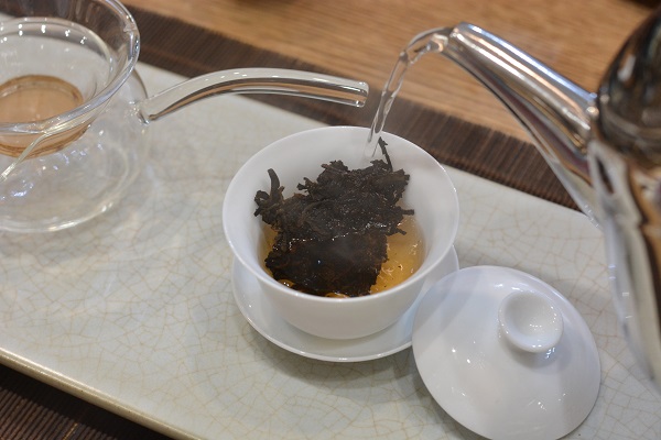 普洱茶的冲泡度与口感：熟茶多少度更合适？