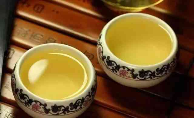 探寻普洱茶口感回的秘密：生茶、熟茶、哪种更胜一筹？