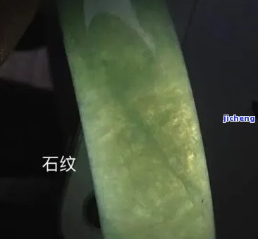 揭秘翡翠内部神秘丝状结构：深入解析翡翠中的不为人知的奇特构造