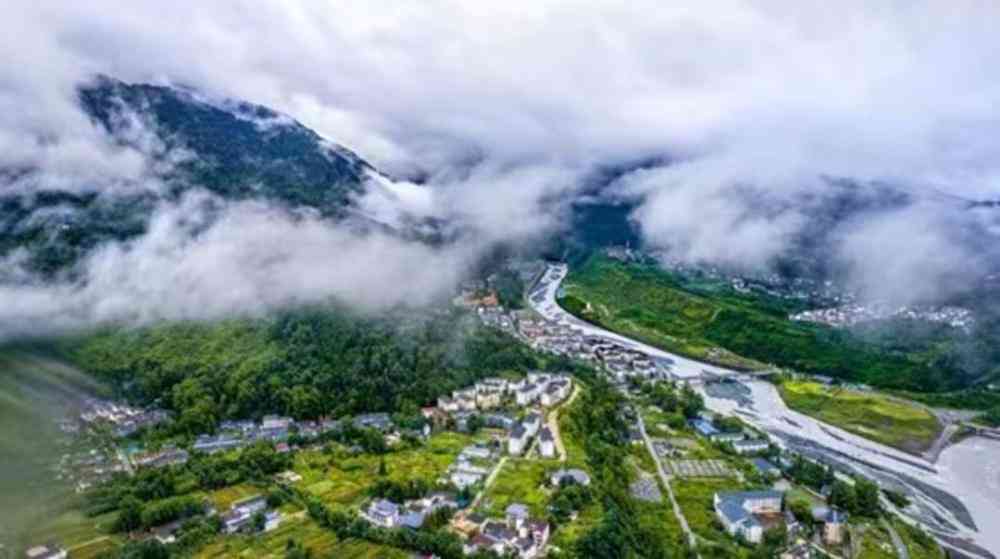 龙门山翡翠玉石之旅：探寻彭州的自然宝藏