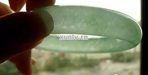 翡翠独特的天然结构及其影响：探索其魅力与价值