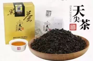 普洱小金砖：红茶的品种还是黑茶？了解其制作工艺和口感特点