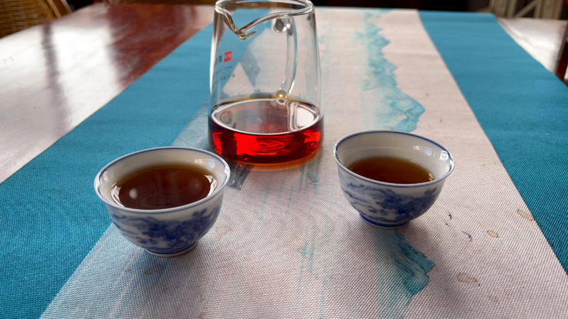 普洱茶变色后的品饮与保存指南：颜色改变会影响口感吗？还能继续喝吗？
