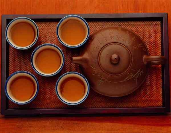 红皮泥料制作的紫砂壶，搭配什么茶叶最合适？
