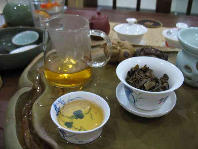 普洱茶饼冲泡方法：怎样冲泡出好喝的普洱茶饼？