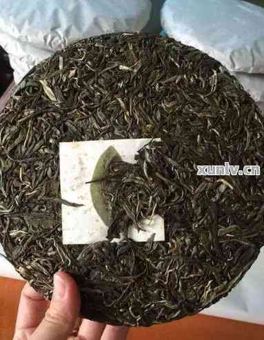 普洱茶饼茶叶碎片多，如何处理？