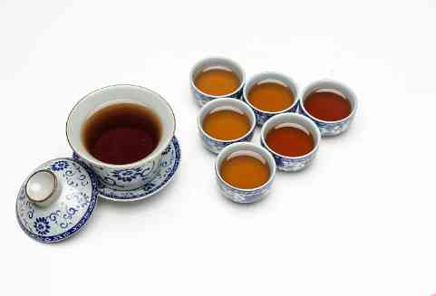 普洱茶花配什么茶好喝： 探索其搭配与功效，以及是否可以一起泡饮