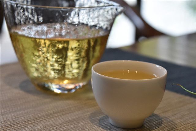 探索普洱茶的品鉴艺术：从选购到泡饮，全方位解析更高境界