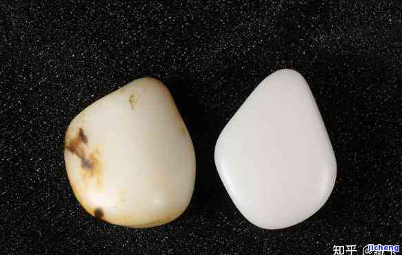 探究和田玉籽与鹅卵石的显著差异，从多个角度对比两者特点