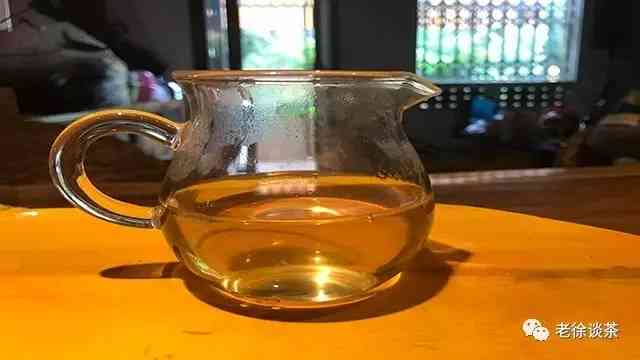 金莲古树普洱茶熟茶饼