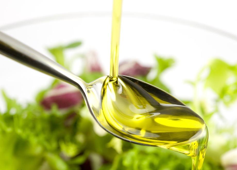 和田玉如何保养：抹橄榄油是否可行及采购建议