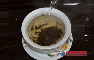 普洱茶底的再利用：除了泡茶，它还可以做肥料吗？