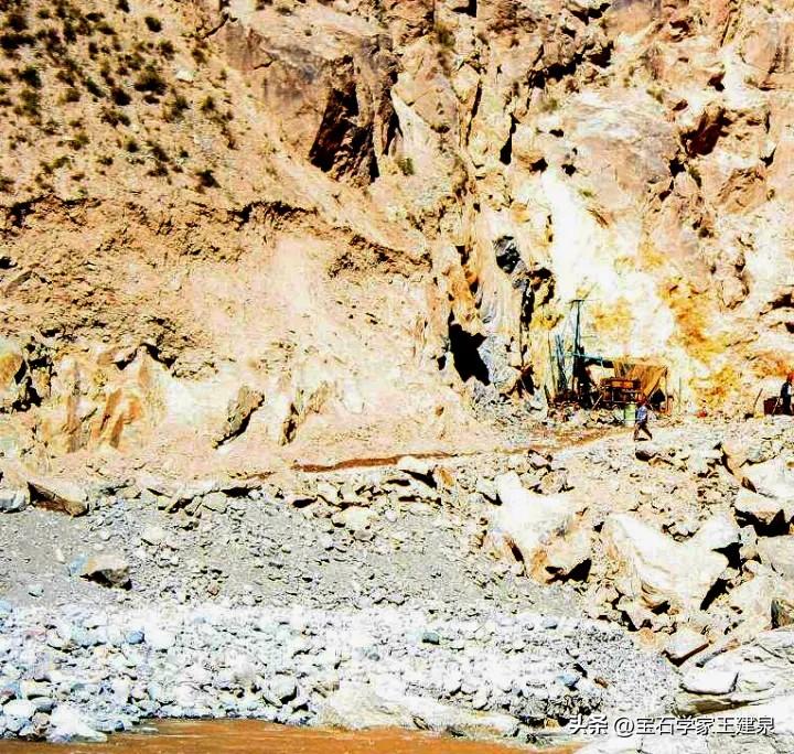 新疆和田玉与青海玉的产地关联及矿脉分析