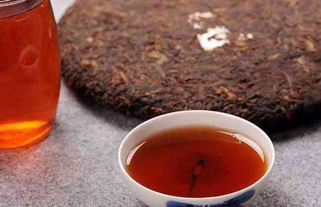 普洱茶熟茶早晨喝的好处与适宜方法：全面了解如何选择和饮用这款茶
