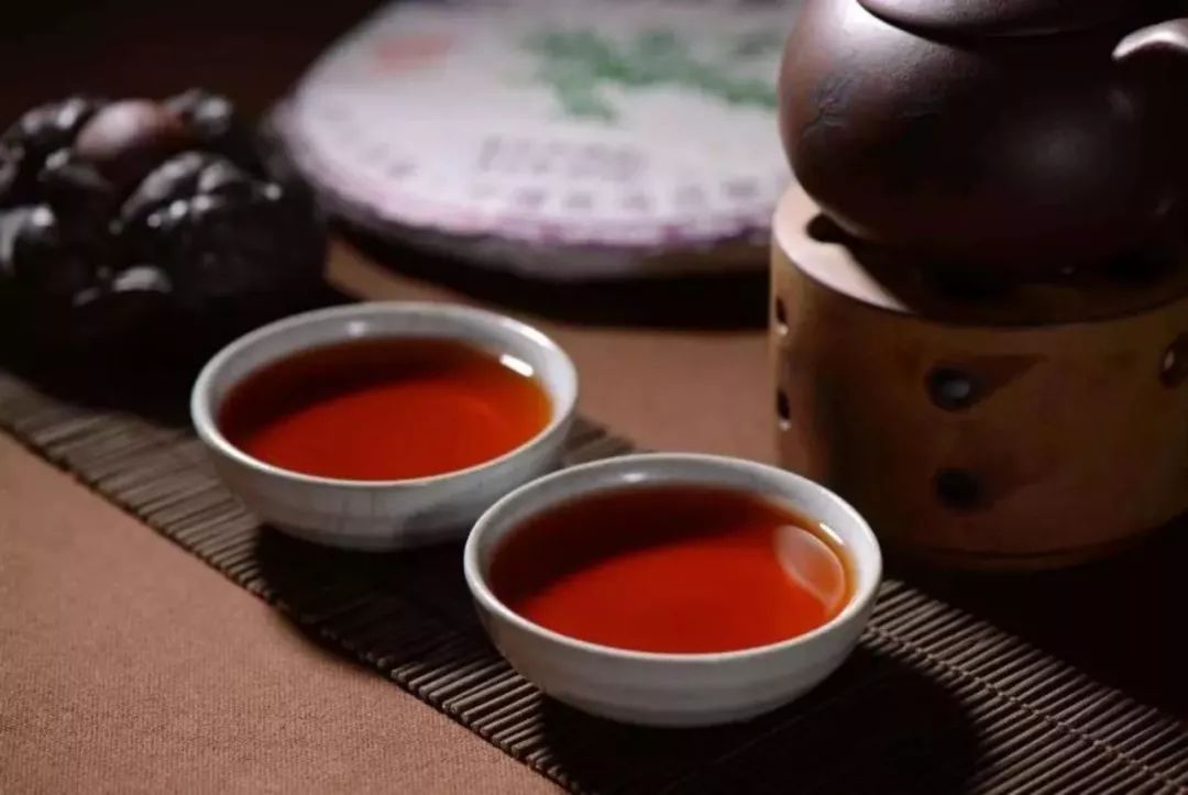 有关普洱茶的东西有哪些，包括普洱茶的种类、功效、制作工艺等方面的内容。
