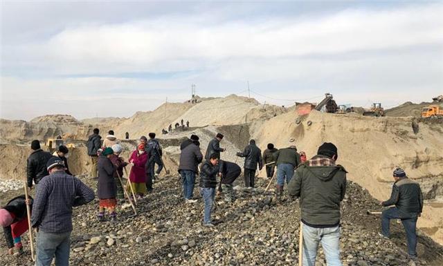 新疆和田玉矿的开采现状及未来发展趋势：仍在进行中吗？