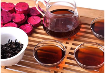 新普洱茶存过程中是否需要使用干燥剂以保持其品质和口感？