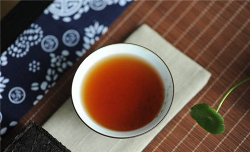普洱茶喝了有点干，可能的原因和解决方法是什么？