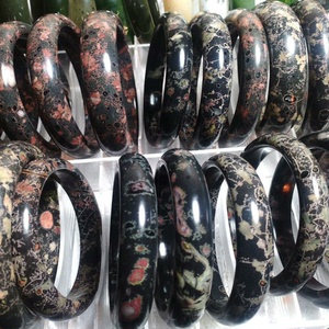 洛阳汝阳产地的特色安山玉石手镯和梅花玉产品，价格实惠，批发促销