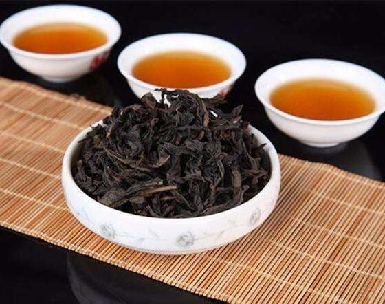 普洱茶可以掺什么茶叶好喝：普洱茶与绿茶、红茶、乌龙茶等搭配，口感更佳。