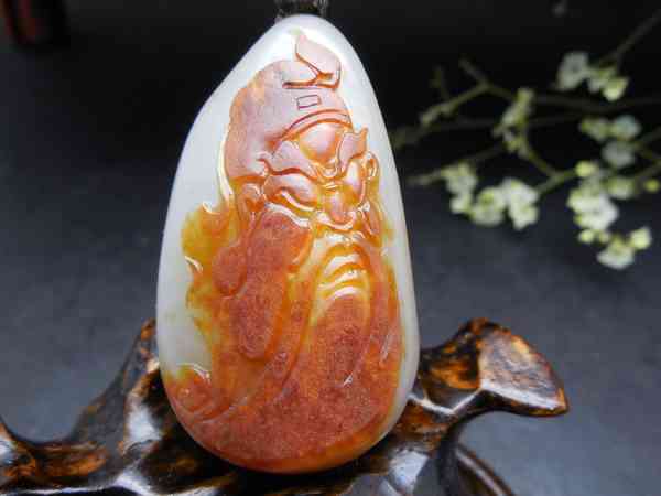 揭秘：玉石桃子在传统文化中的多重象征与寓意