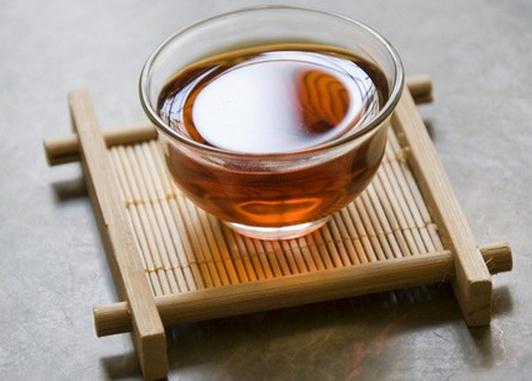 扭伤后的调理：普洱茶与凉茶，哪种更适合？