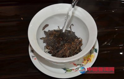 普洱茶冲泡过有碎片吗