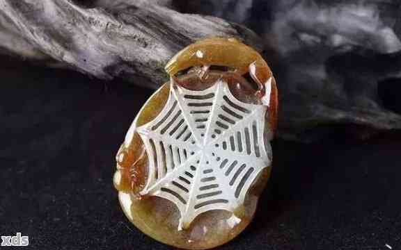 翡翠内部的网状结构是真是假？蜘蛛网在翡翠中的作用揭秘