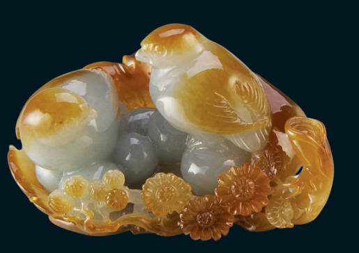天山冰翠与糯翠：两种珍贵宝石的鉴别方法及特点对比