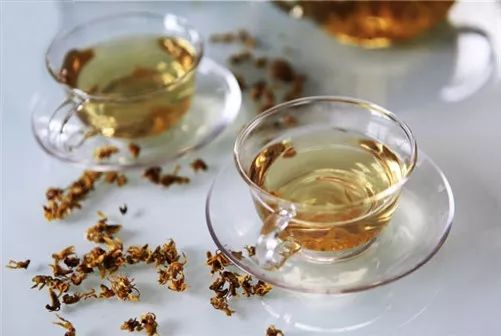 缓解肚子胀的茶叶选择：了解不同类型茶叶及其功效