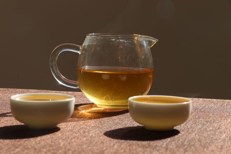 深入探讨：绿茶与普洱茶的独特功效及其对比分析