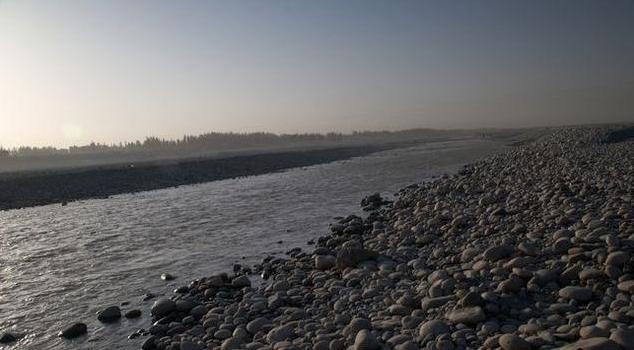 新疆和田地区玉龙喀什河的瑰宝：一段和田玉的传奇故事