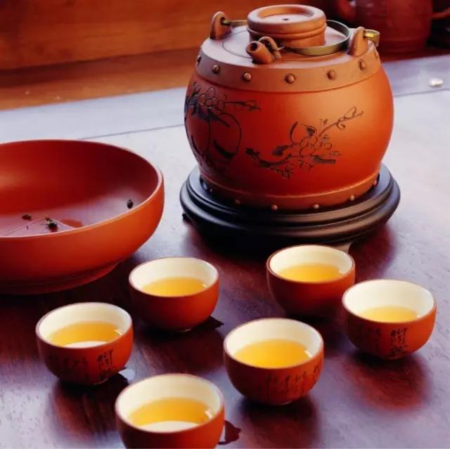 普洱茶与茶道：中国传统饮品的文化精髓