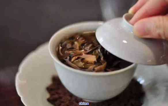 如何正确冲泡一杯美味的一片式普洱茶？