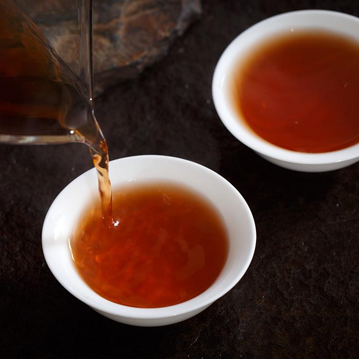 喝普洱茶起疙瘩：普洱茶会导致痘痘和皮肤过敏症状吗？