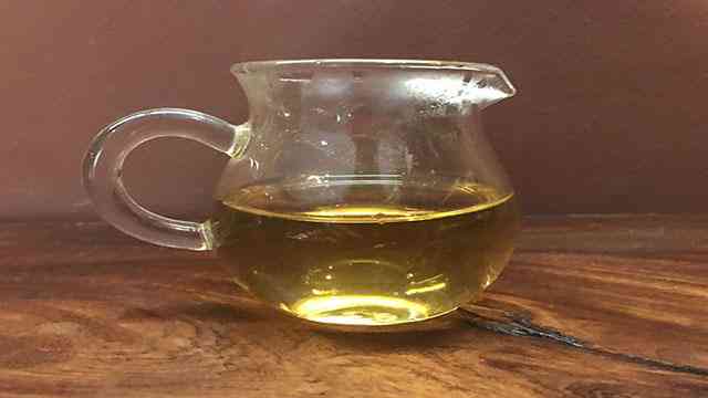 全方位解析：如何正确品鉴与饮用普洱茶，让你成为普洱茶大师