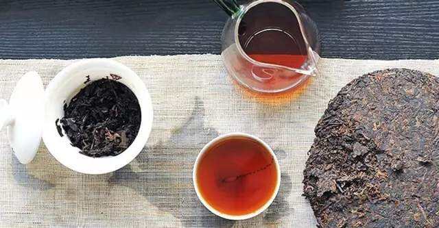 '怎么品鉴普洱茶的味道，如何辨别普洱茶好坏，怎样喝出普洱茶的醇厚'